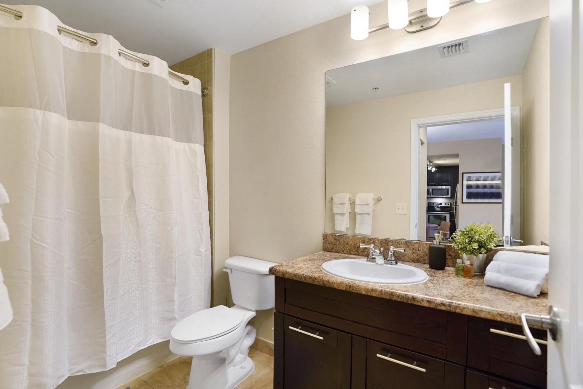 Dharma Home Suites South Miami At Red Road Commons 外观 照片