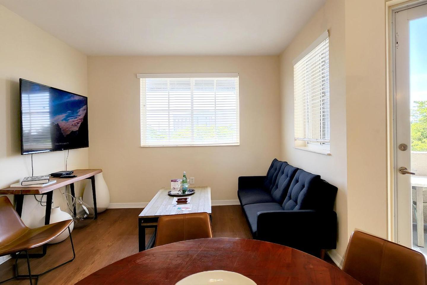 Dharma Home Suites South Miami At Red Road Commons 外观 照片