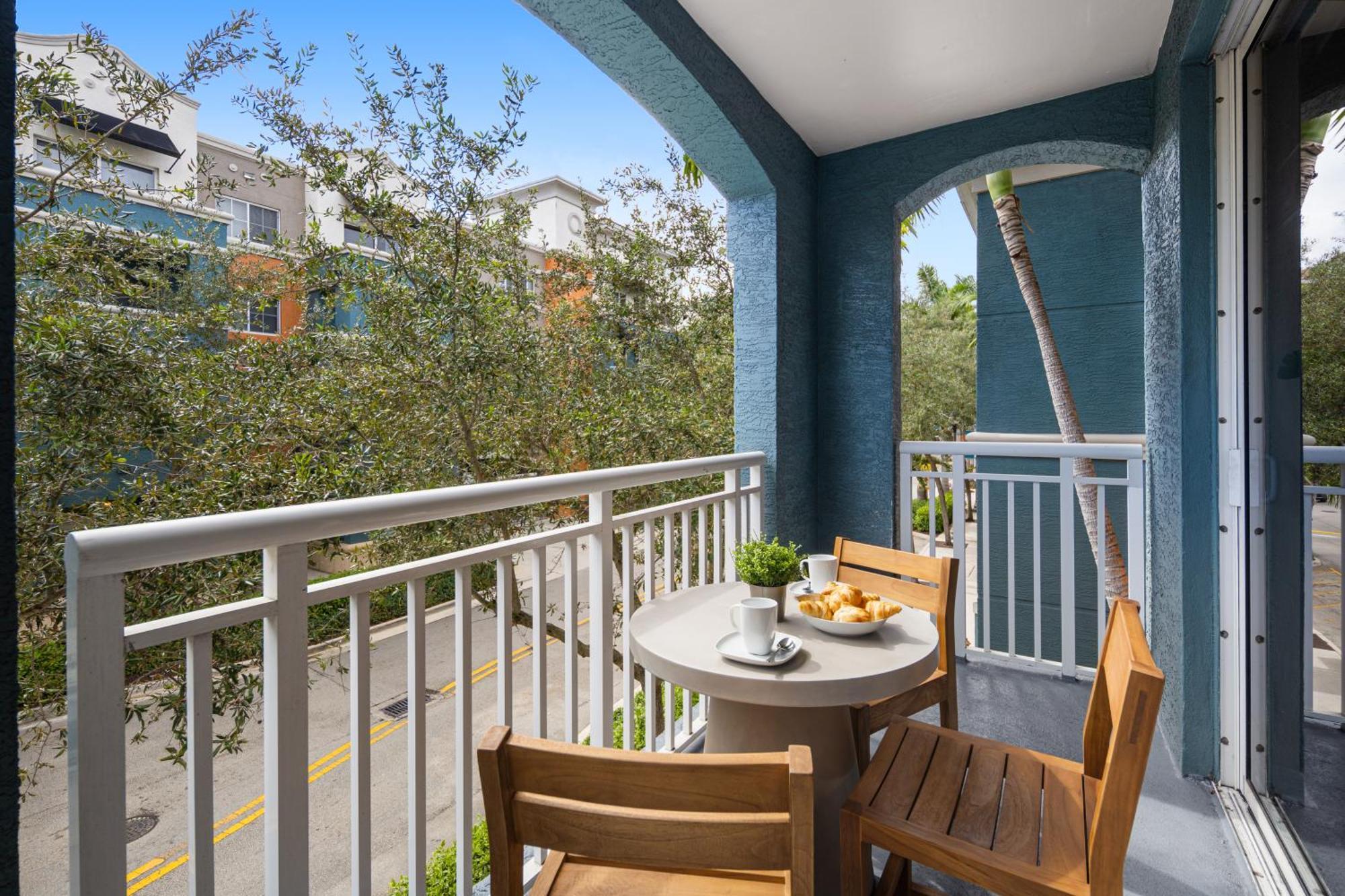 Dharma Home Suites South Miami At Red Road Commons 外观 照片