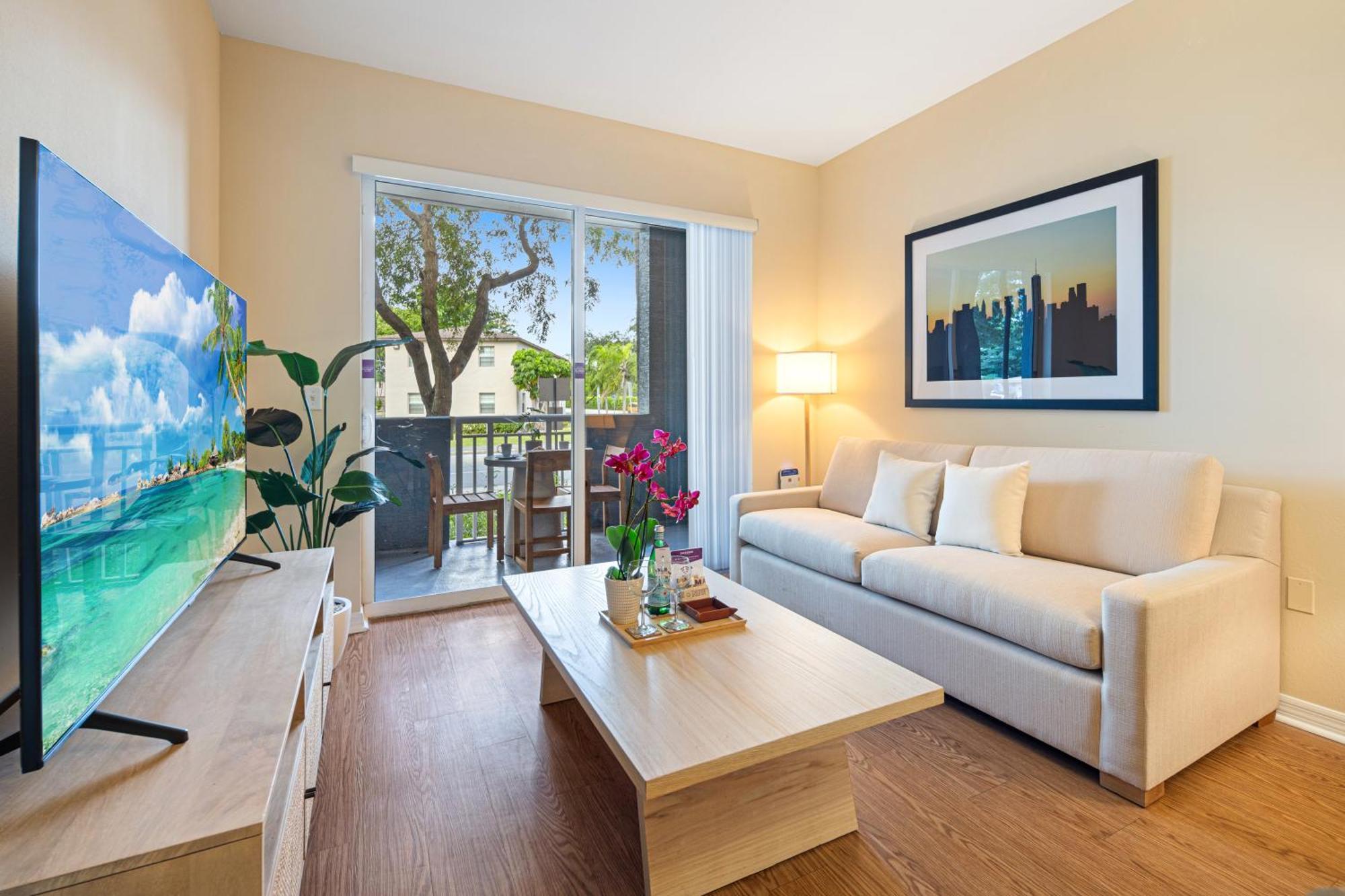 Dharma Home Suites South Miami At Red Road Commons 外观 照片