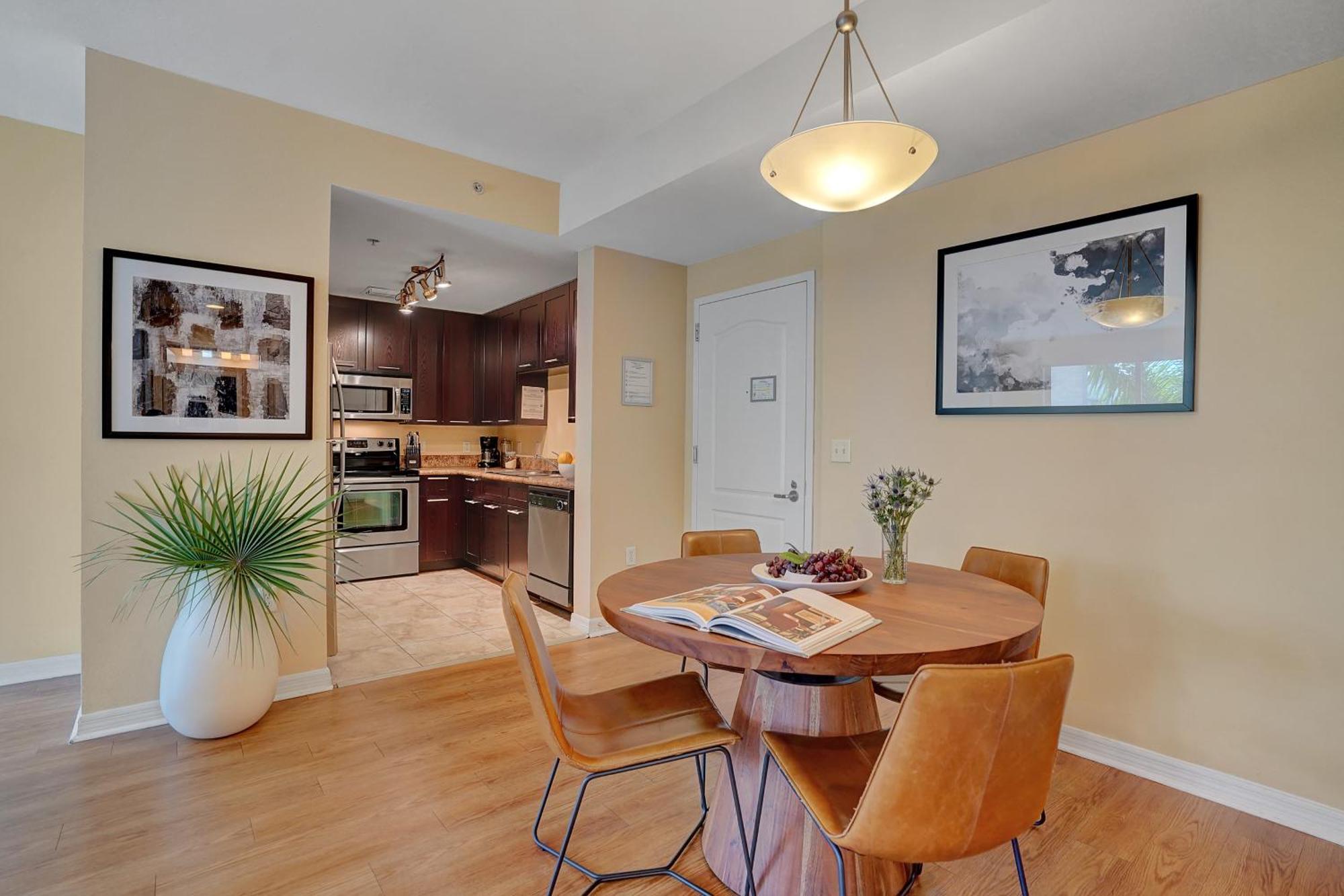 Dharma Home Suites South Miami At Red Road Commons 外观 照片