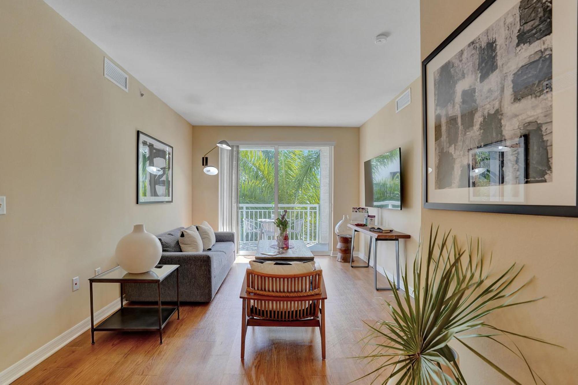 Dharma Home Suites South Miami At Red Road Commons 外观 照片