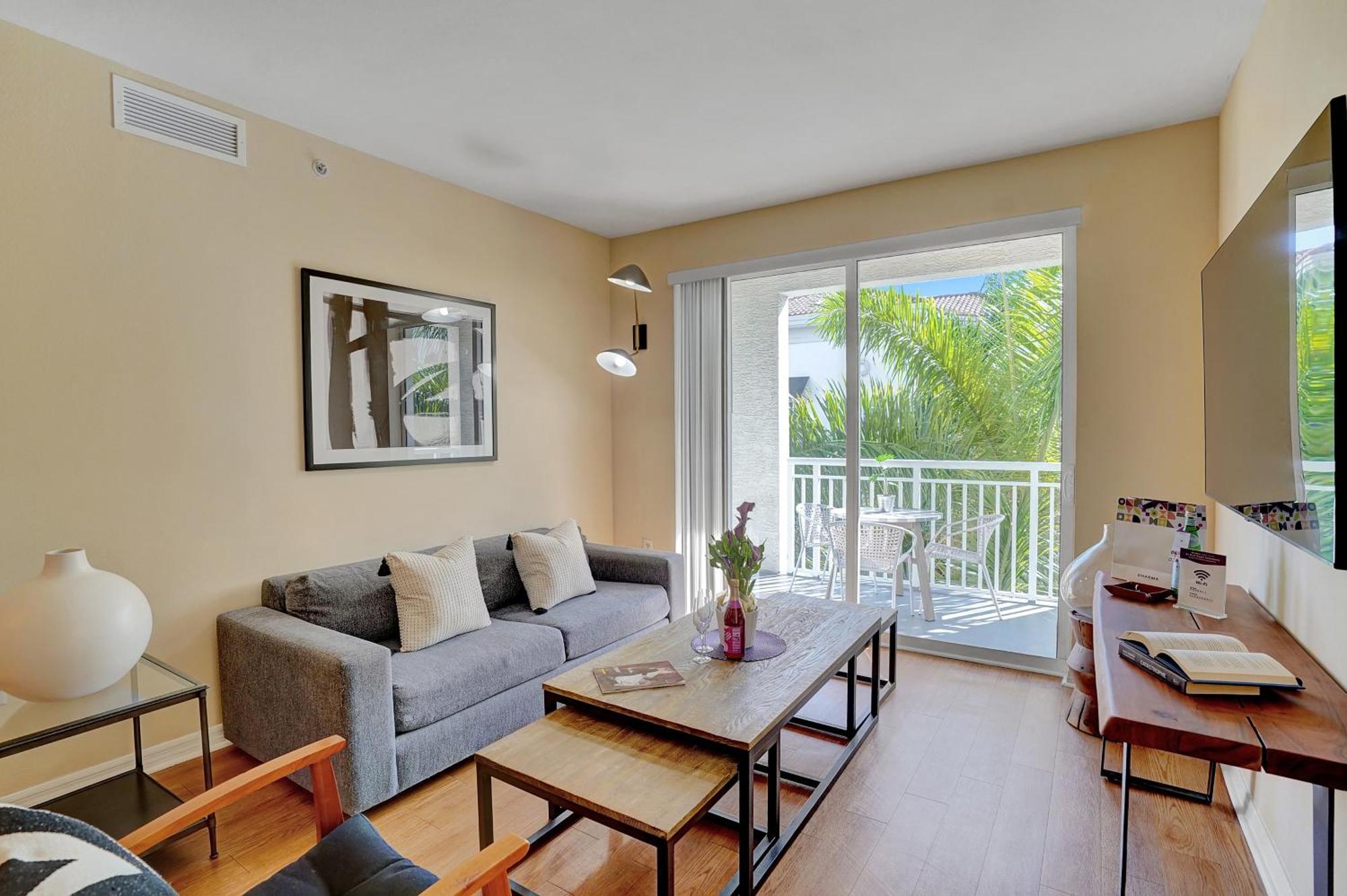 Dharma Home Suites South Miami At Red Road Commons 外观 照片